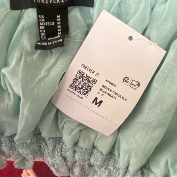 NWT Forever 21 Floral Lace Blue Crop Top - Picture 7 of 7